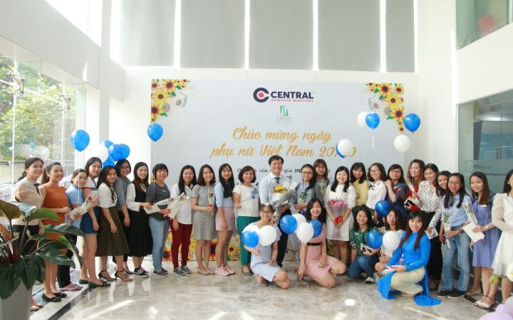 CENTRAL TƯNG BỪNG CHÀO MỪNG NGÀY PHỤ NỮ VIỆT NAM 20/10
