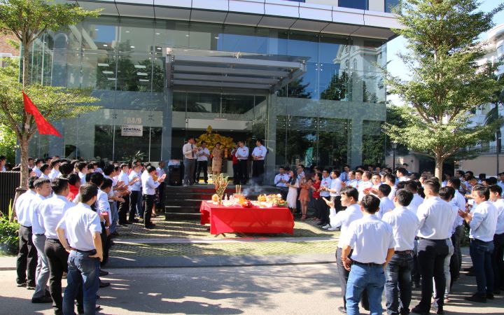 CENTRAL KHAI XUÂN ĐẦU NĂM