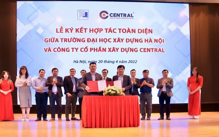 河内建设大学与中央（CENTRAL）建设股份公司全面合作签约仪式