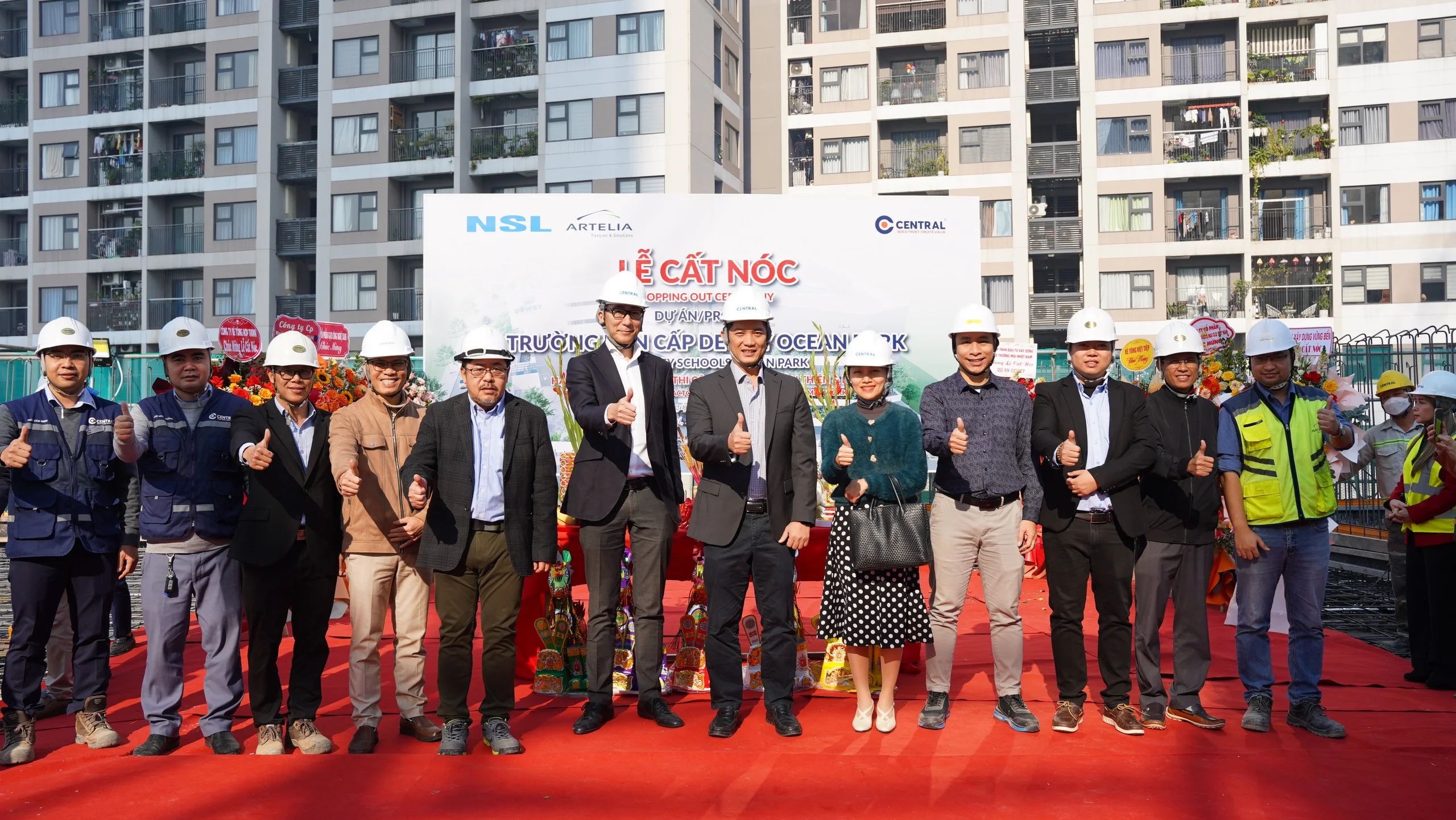 CENTRAL TOPPED OUT THE DEWEY SCHOOLS OCEAN PARK PROJECT
