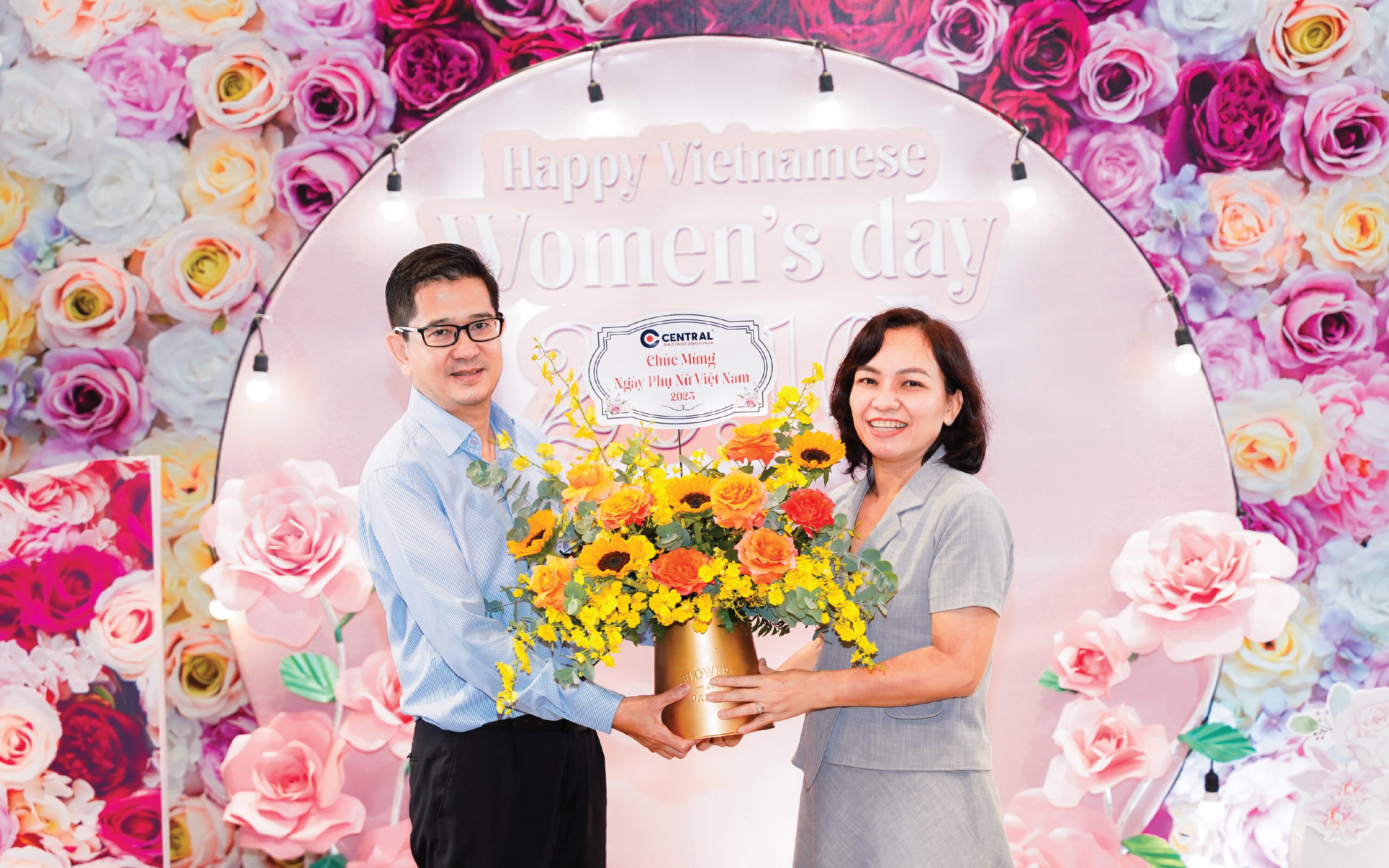PHÁI ĐẸP CENTRAL RẠNG RỠ TRONG NGÀY PHỤ NỮ VIỆT NAM 20/10/2023