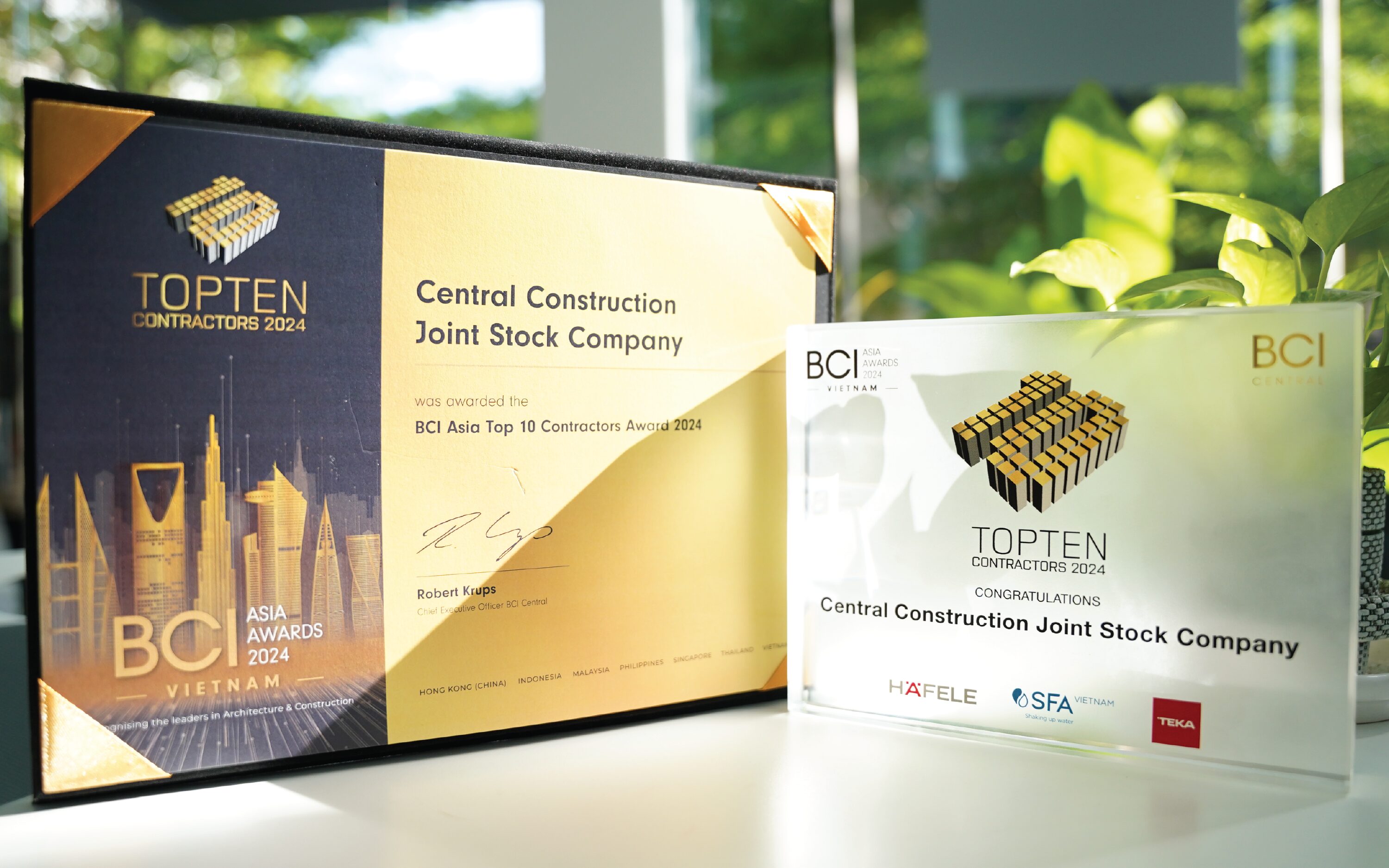 LỄ TRAO GIẢI TOP 10 NHÀ THẦU XÂY DỰNG HÀNG ĐẦU VIỆT NAM NĂM 2024