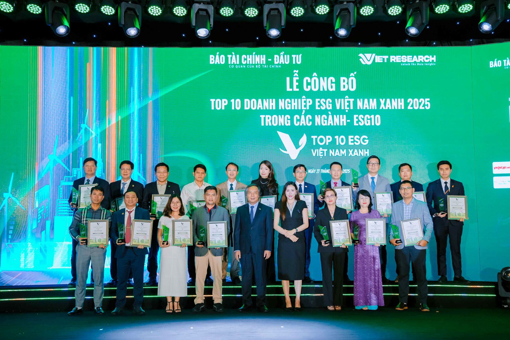 CENTRAL ĐƯỢC VINH DANH TRONG TOP 10 DOANH NGHIỆP XANH VIỆT NAM 2025 ...