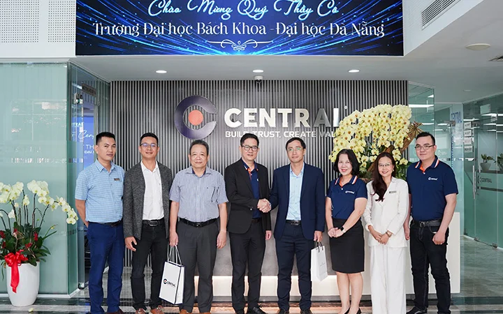 CENTRAL AND DA NANG UNIVERSITY OF SCIENCE AND TECHNOLOGY STRENGTHEN STRATEGIC PARTNERSHIP