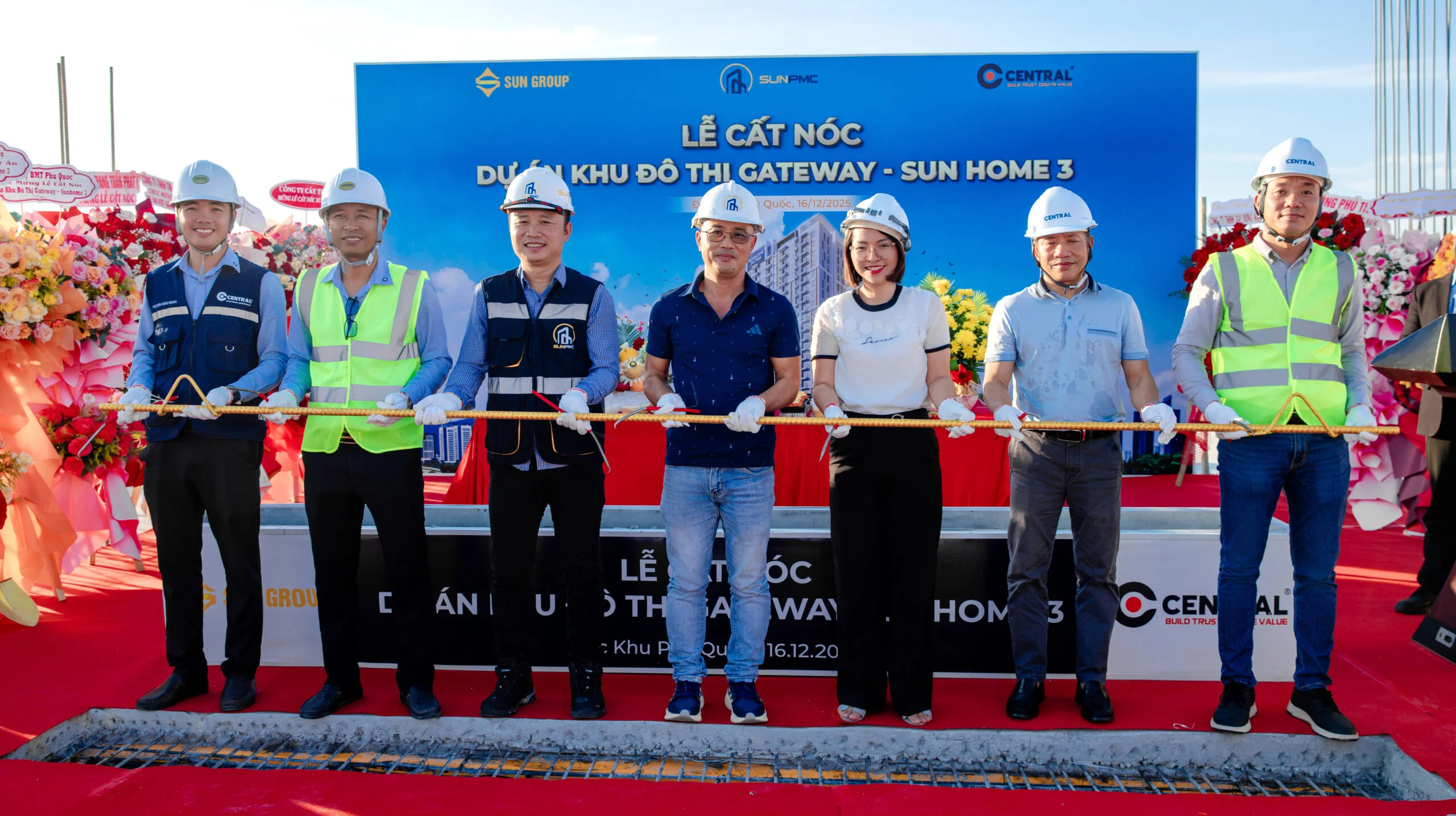 CENTRAL HELD THE TOPPING-OUT CEREMONY FOR THE GATEWAY URBAN AREA – SUN HOME 3 PHU QUOC