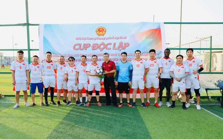 CENTRAL NÂNG CAO TINH THẦN THỂ THAO VIỆT NAM TẠI Ả RẬP XÊ ÚT