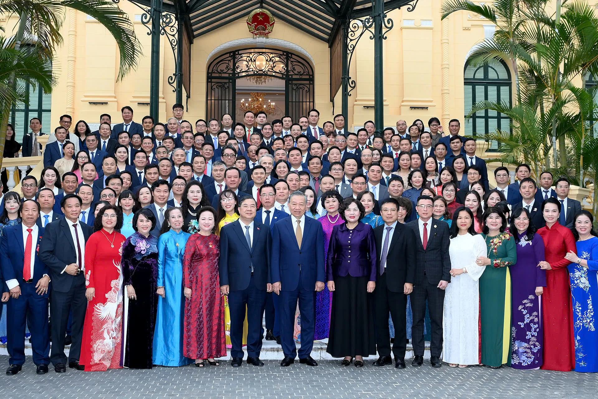 CENTRAL VINH DỰ THAM DỰ BUỔI GẶP MẶT DOANH NGHIỆP TIÊU BIỂU CÙNG TỔNG BÍ THƯ, CHỦ TỊCH NƯỚC TÔ LÂM